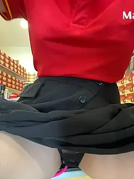 Stripchat Adult Webcam of Sneaky_Cumshoot