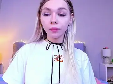 Stripchat Live Sex Cam of Blondy_Fina