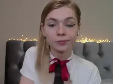Stripchat Adult Webcam of Blondy_Fina