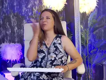 Stripchat Sex Cam of PlayfulElla