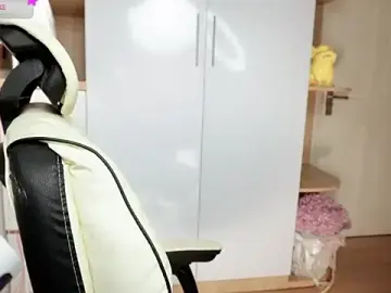 Stripchat Watch Live Sex Cams of Chan_Chann