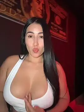 Stripchat Live Sex of areviklusine1