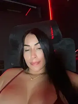 Stripchat Free Porn Cam of areviklusine1