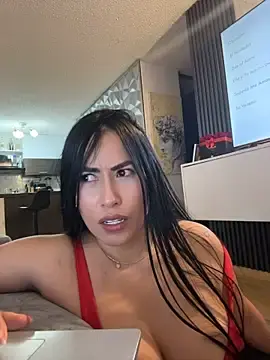 Stripchat Live Sex Cam of areviklusine1