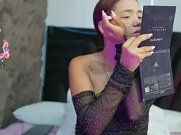 Stripchat Free Live Porn of skinnylittlemommy