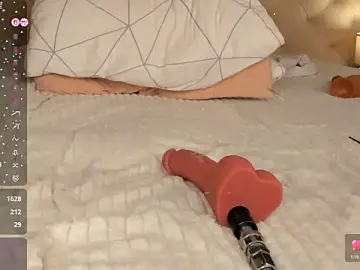 Stripchat Free Live Porn of Juicy_Mollyy
