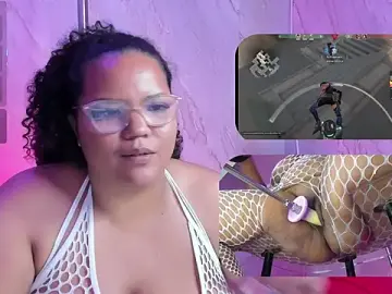 Stripchat Free Live Porn of MhiaRey