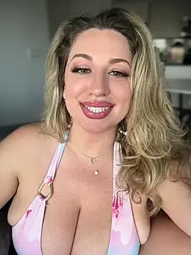 Stripchat Adult Webcam of miamellycious