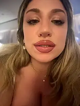 Stripchat Best Webcam of miamellycious