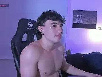 Stripchat Live Sex Cam of zack_lenox