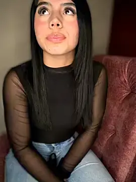 Stripchat Live Sex Cam of Laura-Khalifa
