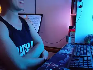 Stripchat Free Porn Cam of OnlyMan90