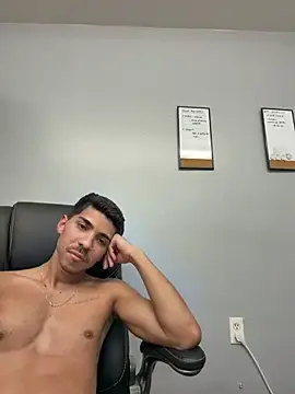 Stripchat Sex Cam of WavyAlloy30