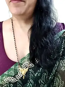 Stripchat Sex Cam of Yazhini-Cam