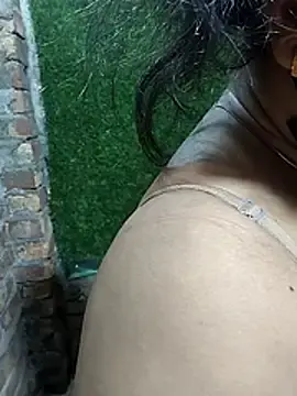 Stripchat Free Porn Cam of V-Queen-Riya