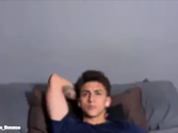 Stripchat Free Porn Cam of salvatore_romanoo