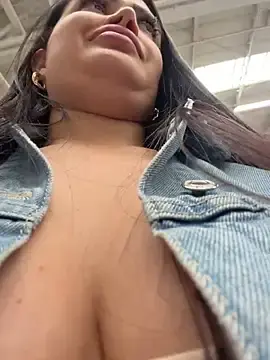 Stripchat Free Live Porn of Sara_fun