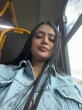 Stripchat Live Sex Cam of Sara_fun
