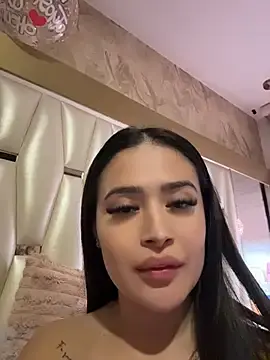 Stripchat Live Sex Cam of Sara_fun