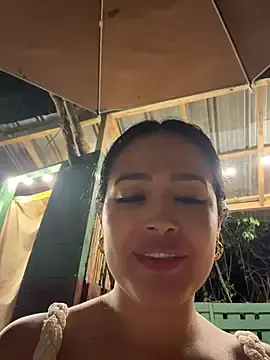 Stripchat Live Sex Cam of Sara_fun