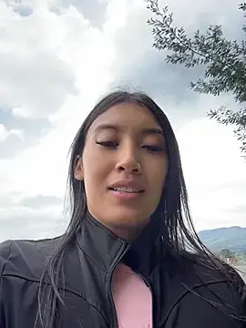 Stripchat Live Sex Cam of Sara_fun