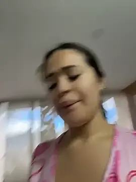 Stripchat Live Sex Cam of Sara_fun