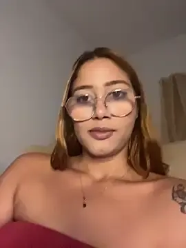 Stripchat Live Sex Cam of ruivinha2006
