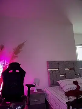Stripchat Free Live Porn of saracaball_