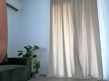Stripchat Sex Cam of EmaHallee