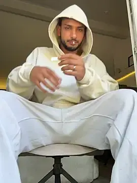 Stripchat Live Sex Cam of Gipsyboysteve