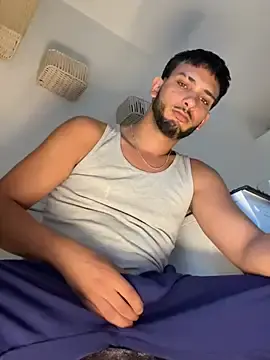 Stripchat Live Sex Cam of Gipsyboysteve