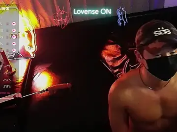 Stripchat Free Live Porn of redcap1111