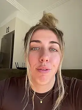 Stripchat Live Sex Cam of Aussielulu
