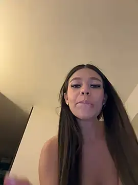 Stripchat Free Live Porn of Alyshanon18