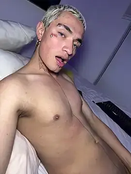 Stripchat Free Live Porn of santikhalifa