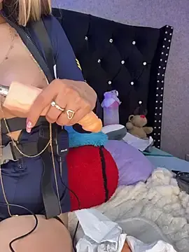 Stripchat Free Porn Cam of luciana_hunters