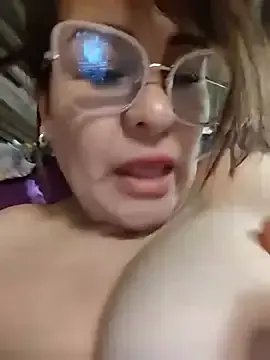 Stripchat Free Porn Cam of AlexxiaaMat