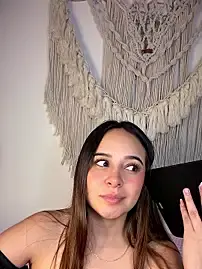 Stripchat Free Live Porn of Naughty_hanna1
