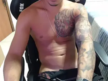 Stripchat Sex Cam of enzofelipe