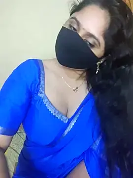 Stripchat Sex Cam of Sravvi499