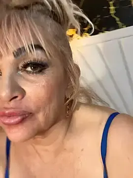 Stripchat Live Sex Cam of scarlett_sexx69