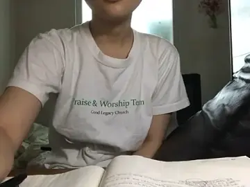 Stripchat Sex Cam of hypekittyboy