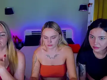 Stripchat Sex Cam of MagicEyess