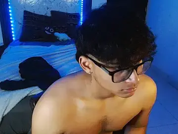 Stripchat Watch Live Sex Cams of Mr_yisuzz