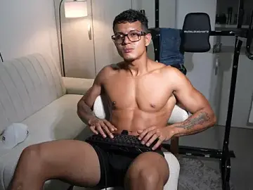 Stripchat Sex Cam of Paradise_boy__