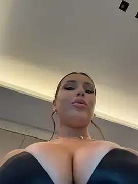 Stripchat Live Sex Cam of Syka0001
