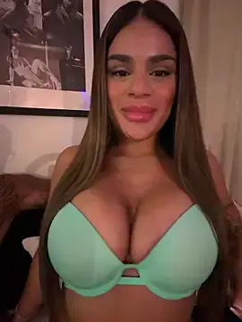 Stripchat Free Porn Cam of BellaaVixen