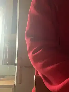Stripchat Free Live Porn of Cestmoi84