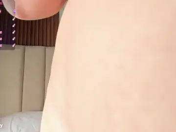 Stripchat Sex Cam of _Cris_Spicy_