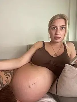 Stripchat Live Sex Cam of xxBELLExx